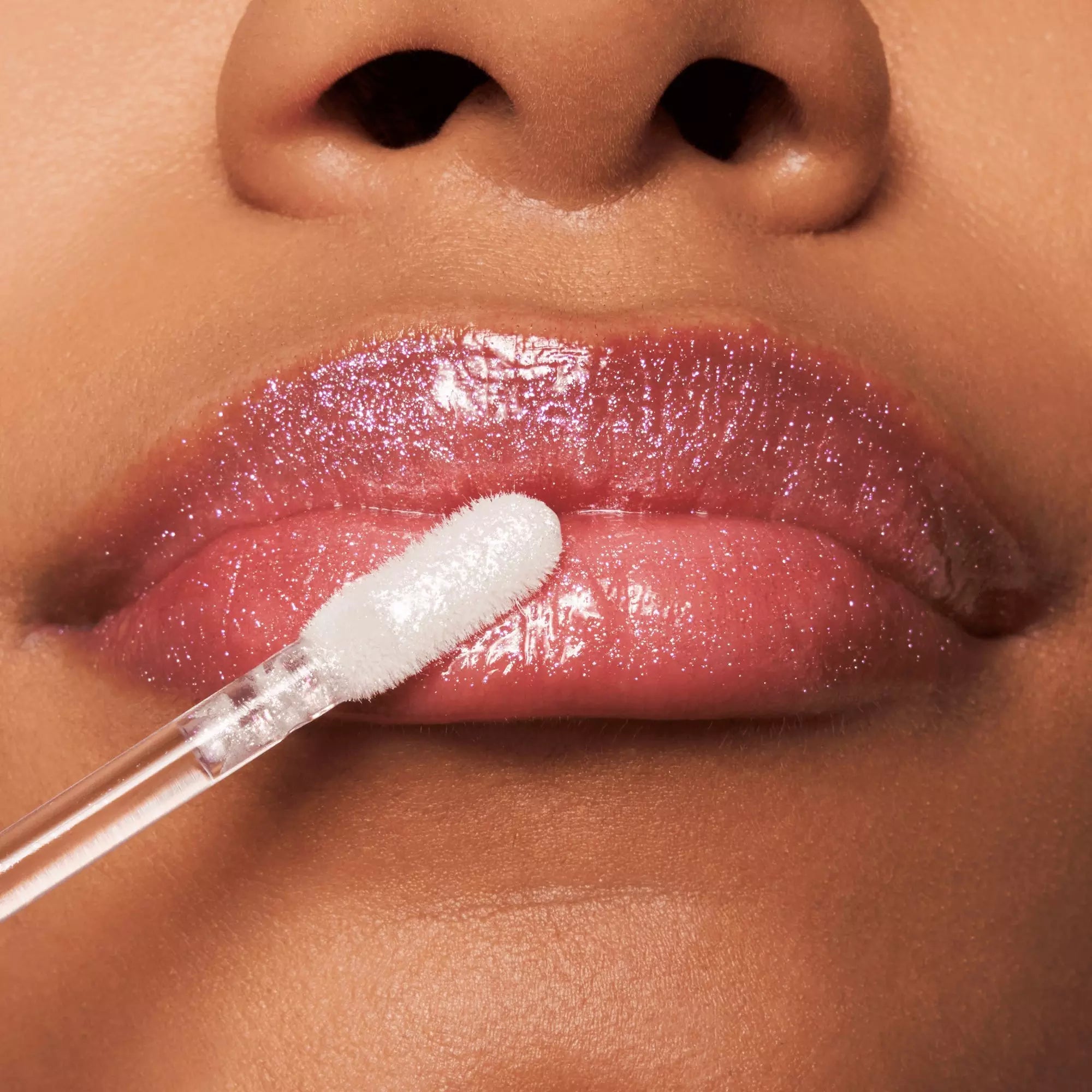 META GLOW MULTI-REFLECTIVE LIPGLOSS