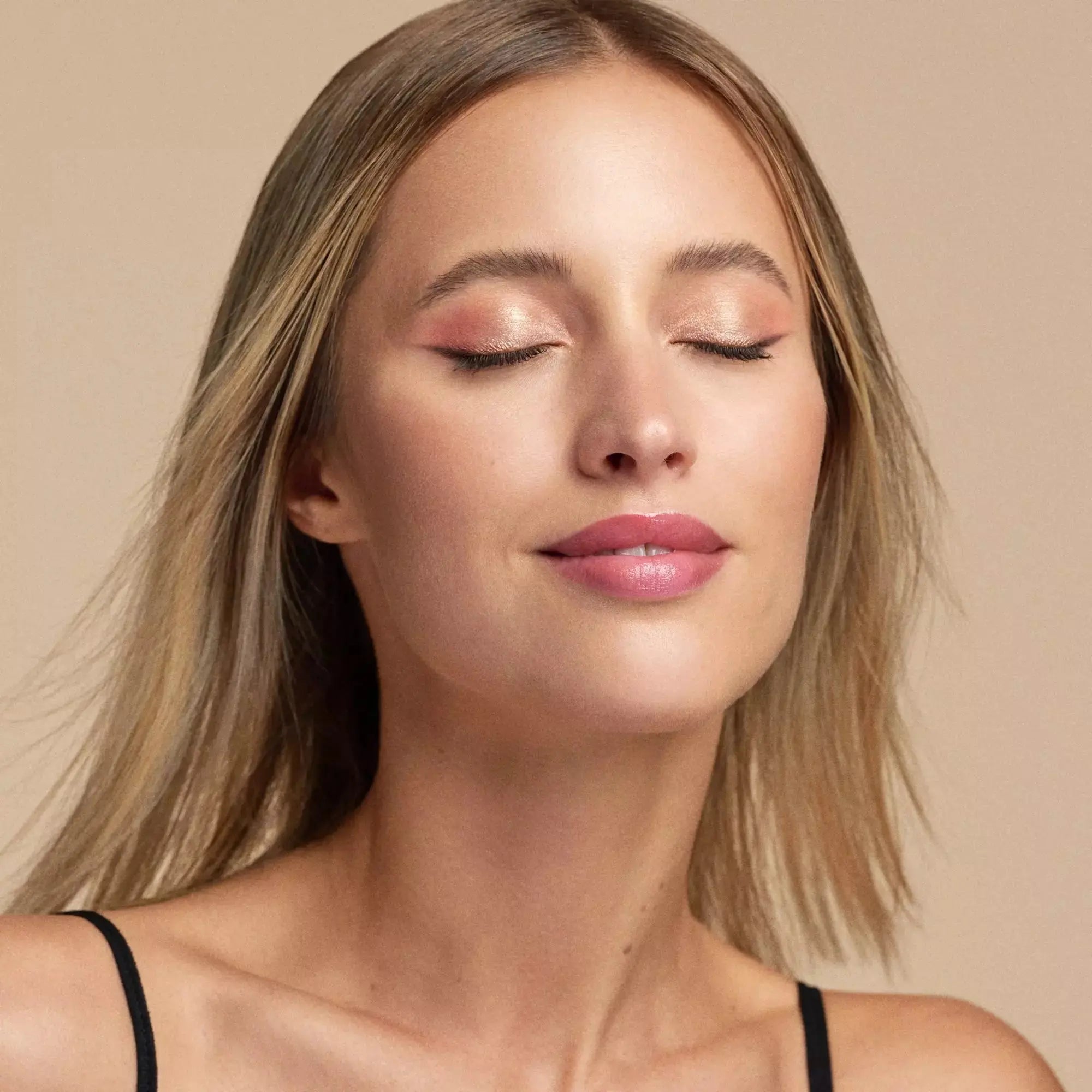 CLOSS PLUMP IT UP LIP BOOSTER CATRICE - Potentially Scandalous catrice