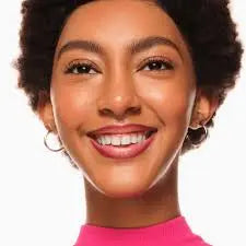 CRAYON A LEVRES LINE N' STAIN TATTOO ESSENCE essence