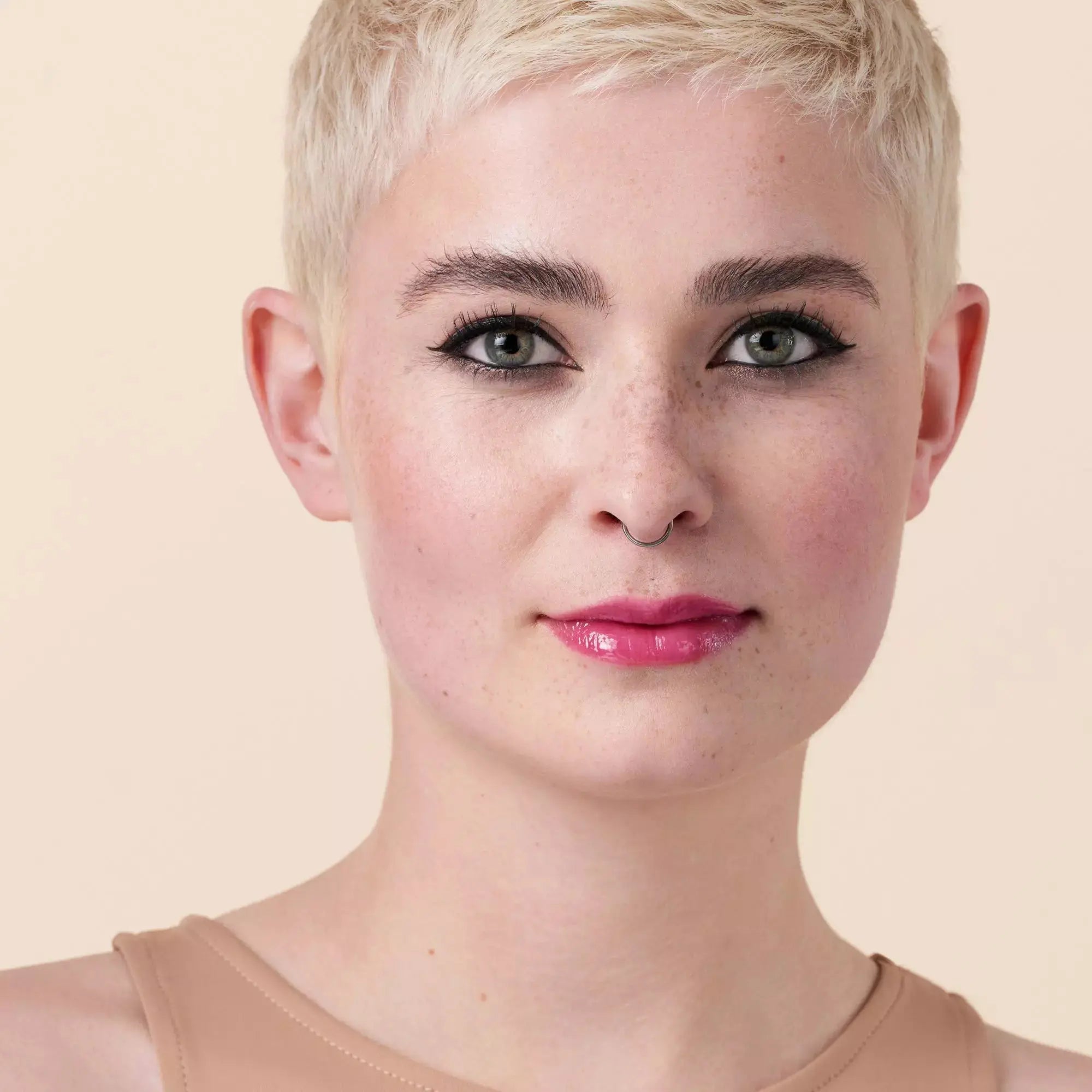 Glossin' Glow Tinted Lip Oil huile à lèvres catrice