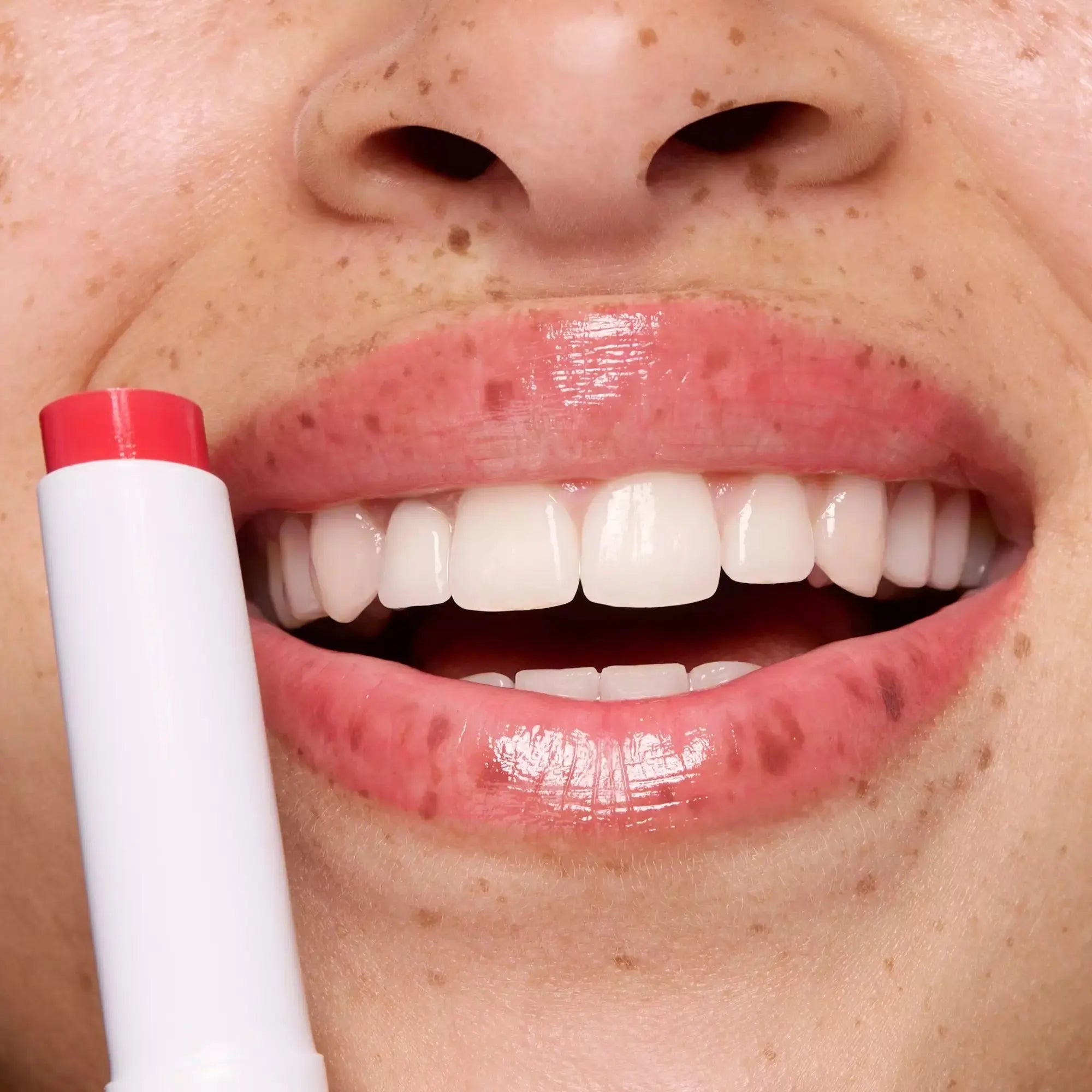 JUICY BOMB glossy butter balm baume à lèvres essence