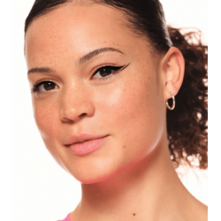 EYELINER LINE IT LIKE A PRO 01 ESSENCE