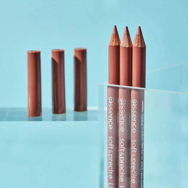 soft & precise LIP PENCIL crayon lèvres essence