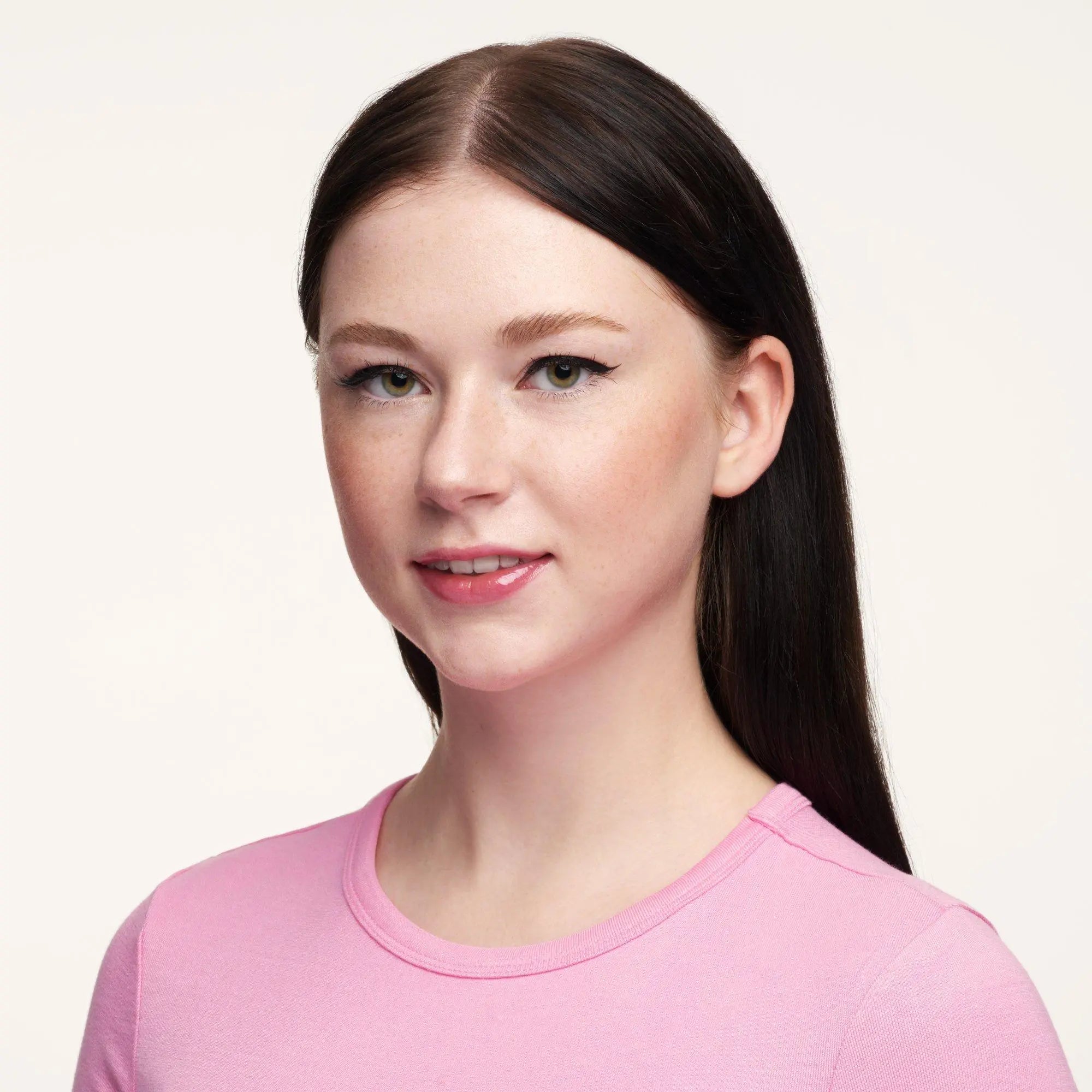 super fine brush liner waterproof eyeliner pinceau à pointe très fine essence